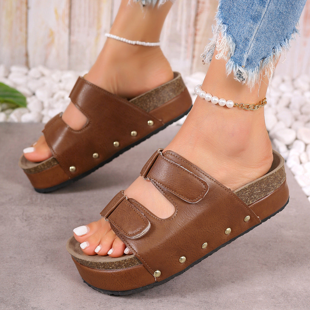 Elegant fashion Studded Platform