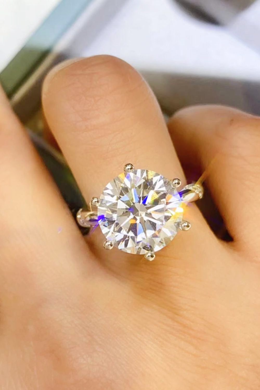 Elegant Fashion Moissanite 6-Prong Ring