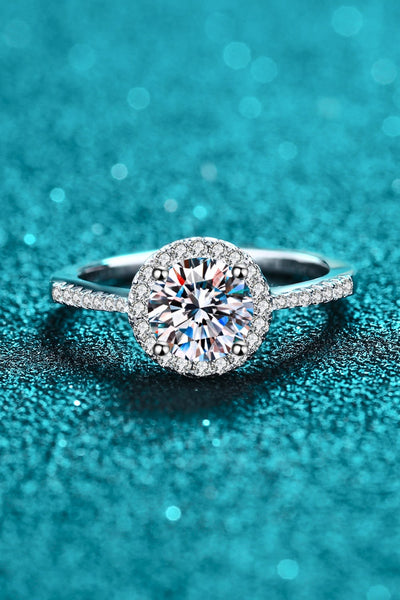 Elegant Fashion Moissanite Ring