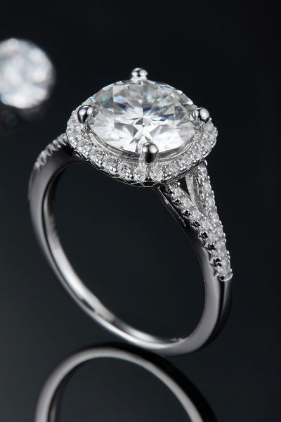 Elegant Fashion  Moissanite Halo Ring