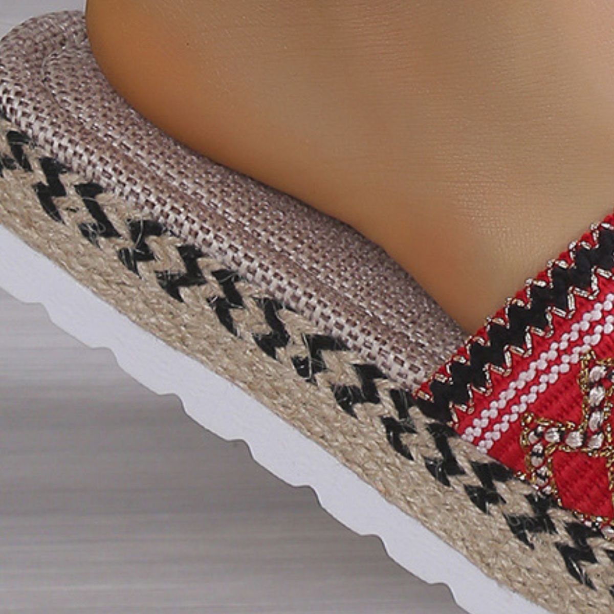 Elegant fashion  Platform slippers