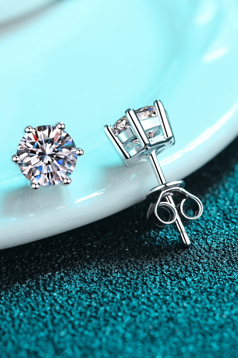 Elegant Fashion  Moissanite Stud Earrings