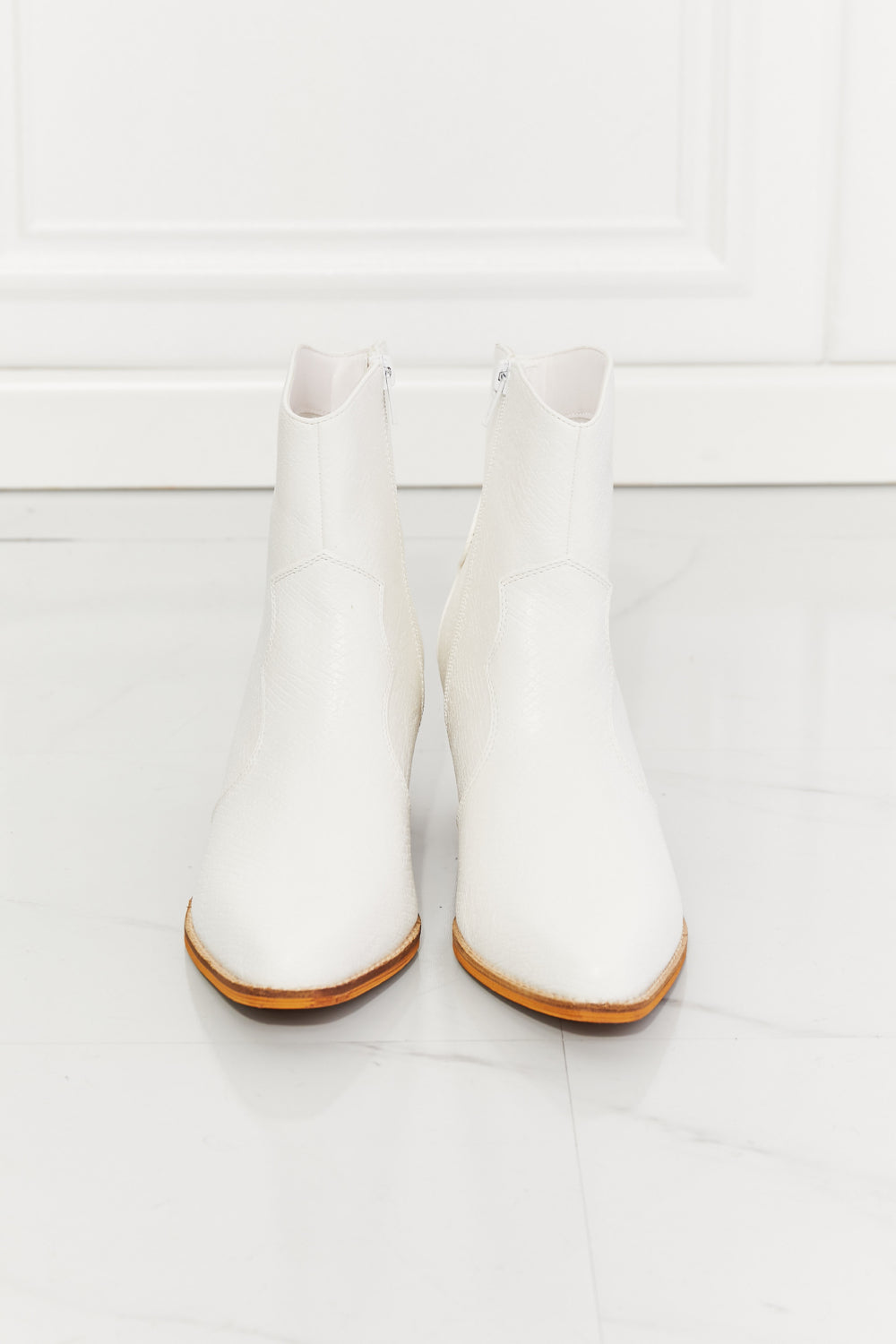 Elegant fashion Town Leather  Boots in White