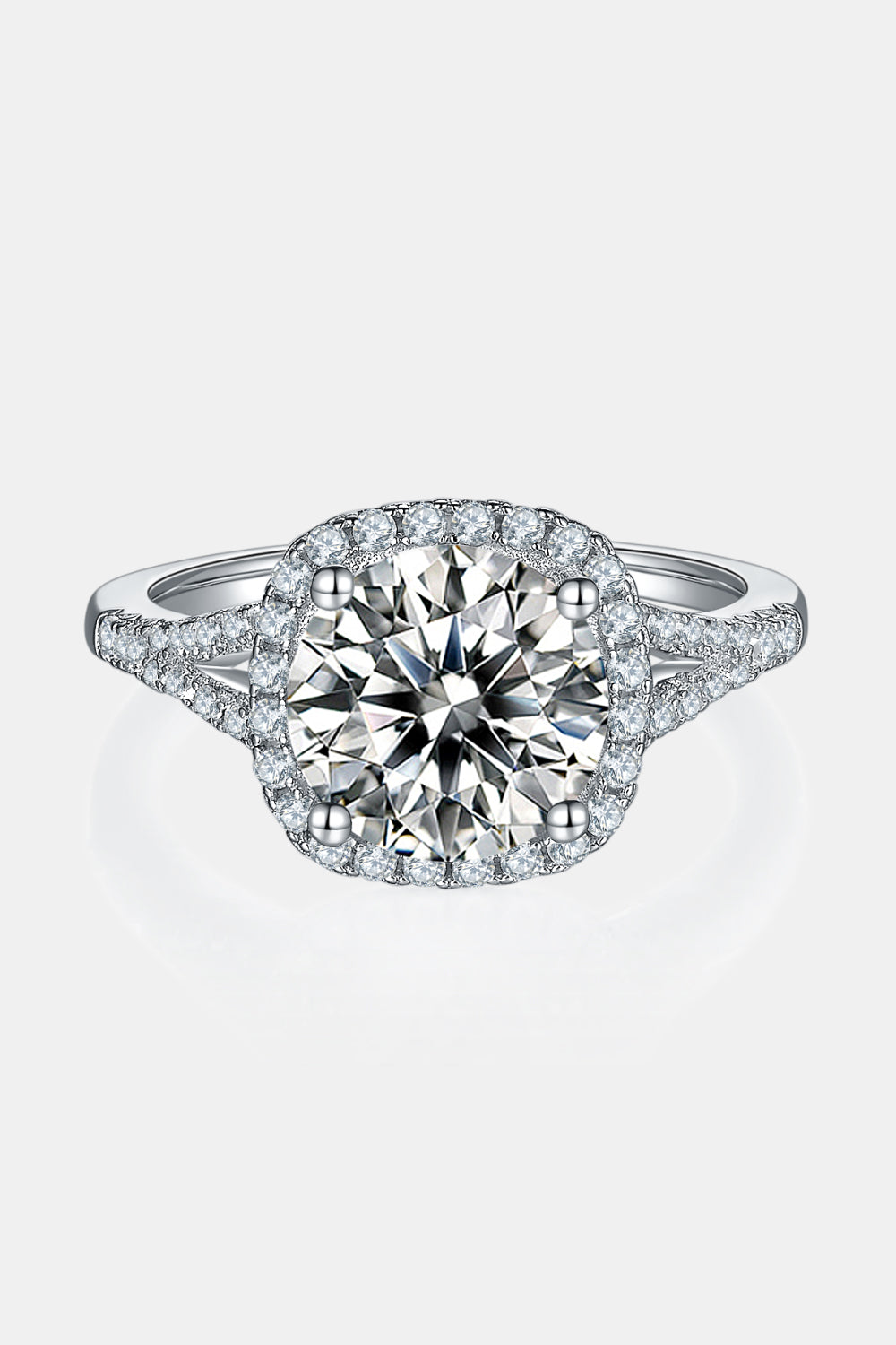 Elegant Fashion  Moissanite Halo Ring