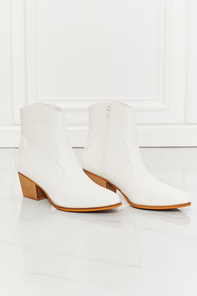 Elegant fashion Town Leather  Boots in White