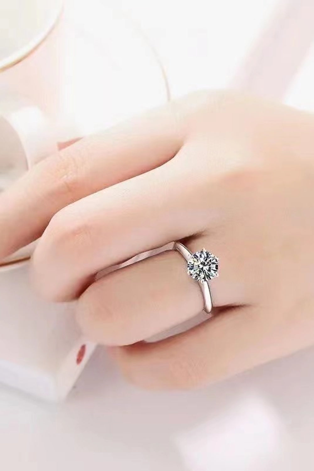 Elegant Fashion  3 Carat Moissanite