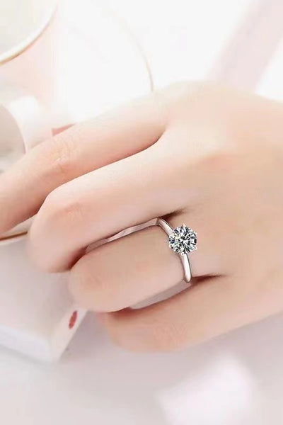 Elegant Fashion  3 Carat Moissanite