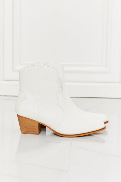 Elegant fashion Town Leather  Boots in White